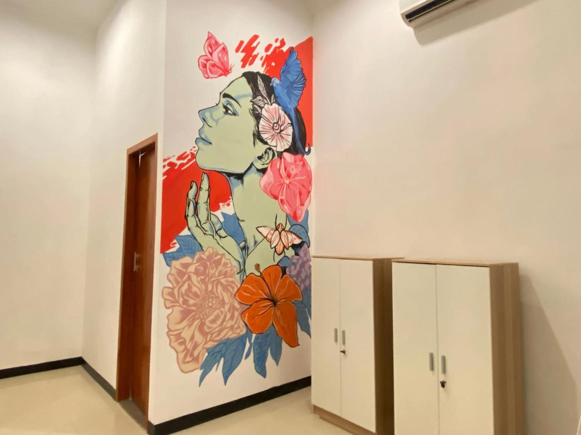 Revive By Snooze Hostel Banyuwangi  Bagian luar foto